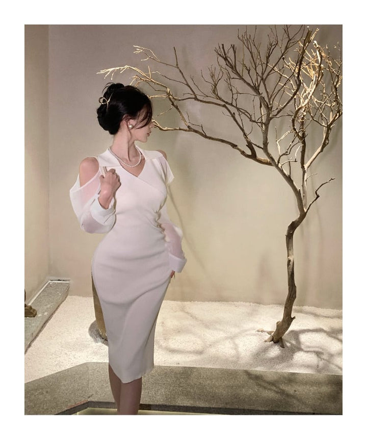 【dress】女性力を高める～オフショルダーニットワンピース　M17054