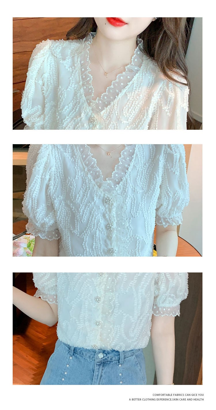 【tops】柔らかくて優しい印象Vネックレースシャツトップス　M17038