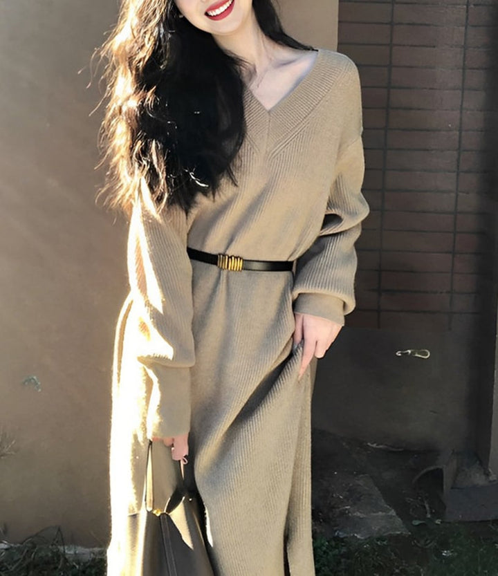 【dress】Vネックロング丈ニットワンピース　M17810