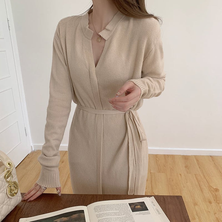 【dress】大人らしい Vネックニットワンピース　M17659
