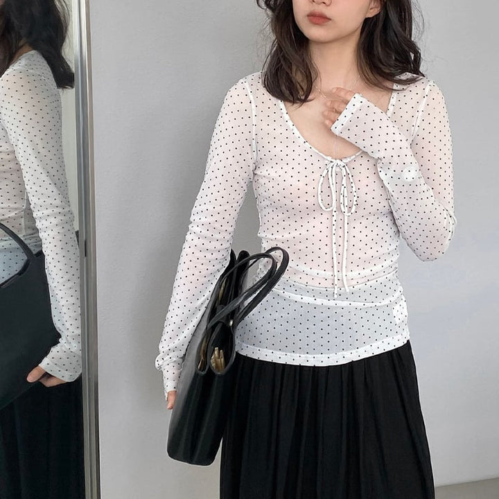 【tops】透け感ドット柄トップス Q8283