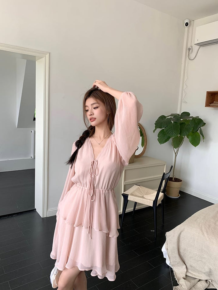 【dress】柔らかくて優しい印象Vネックデートワンピース　M17013