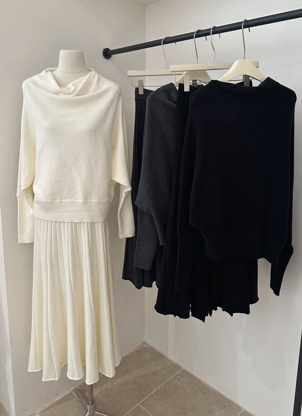 【set】ドレープドネックニットトップス×ロングプリーツスカートセット Q9240