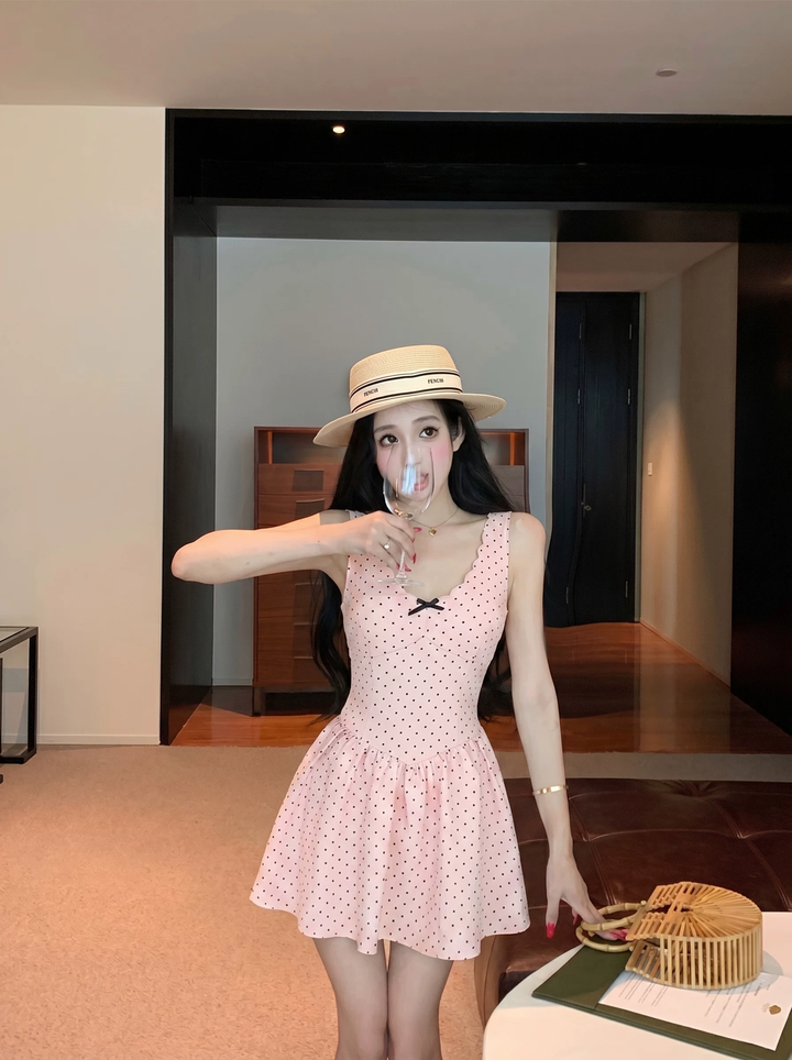 【dress】ドット柄ノースリーブミニワンピース Q8563
