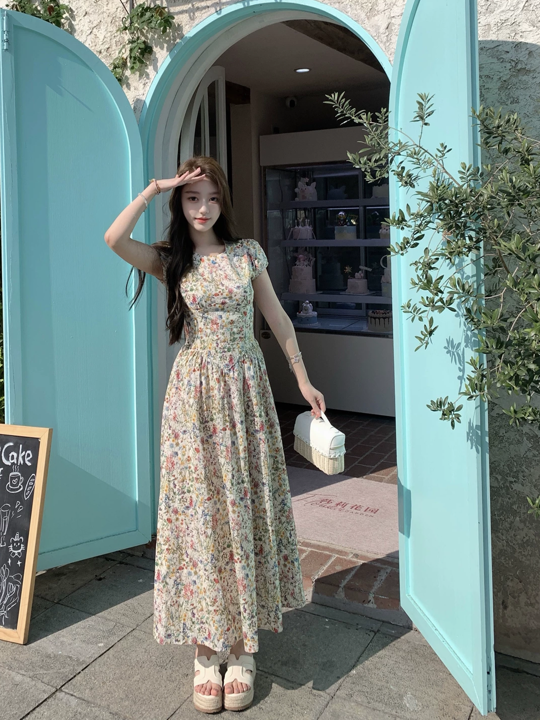 【dress】フラワー柄ワンピース Q8535