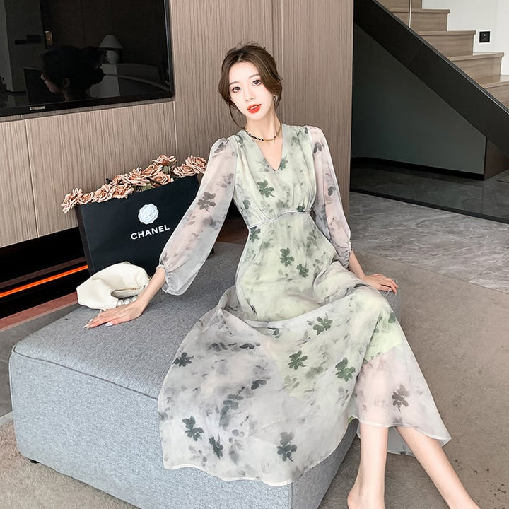 【dress】主役級Vネックプリントデートワンピース　M17612