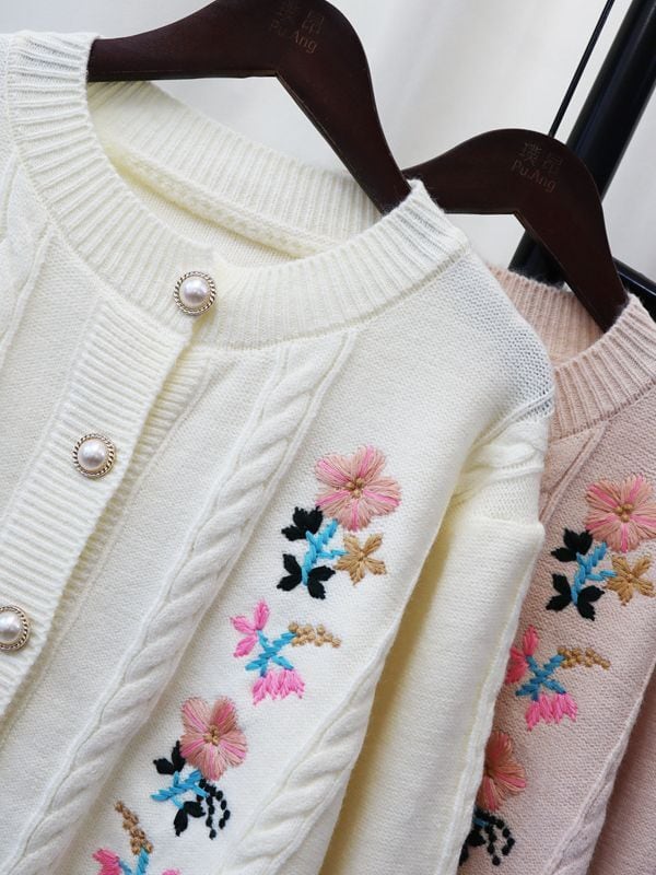 【outer】刺繍クルーネックニットカーディガン　M17783