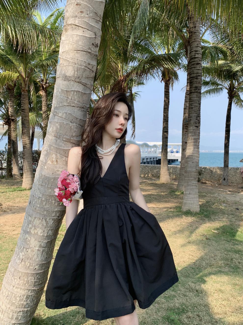 【dress】好感度UPVネックエレガントデートワンピース　M17459