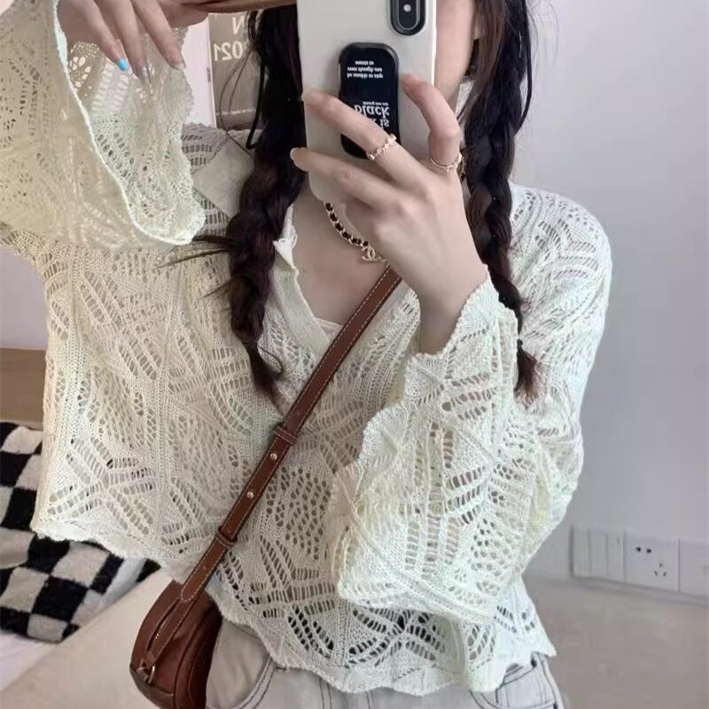 【tops】ベルスリーブ透かしニットトップス Q8308