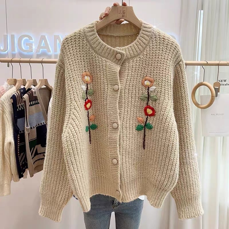 【outer】クルーネック刺繍ニットカーデ　M18133