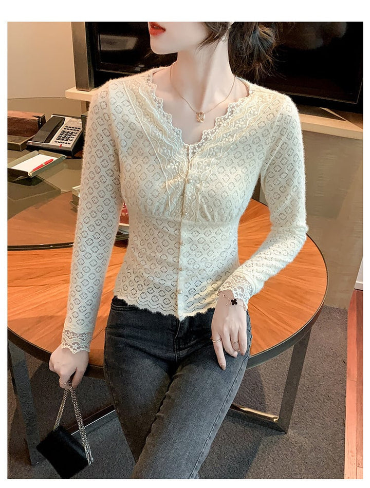 【tops】柔らかくて優しい印象Vネックレーストップス　M17616