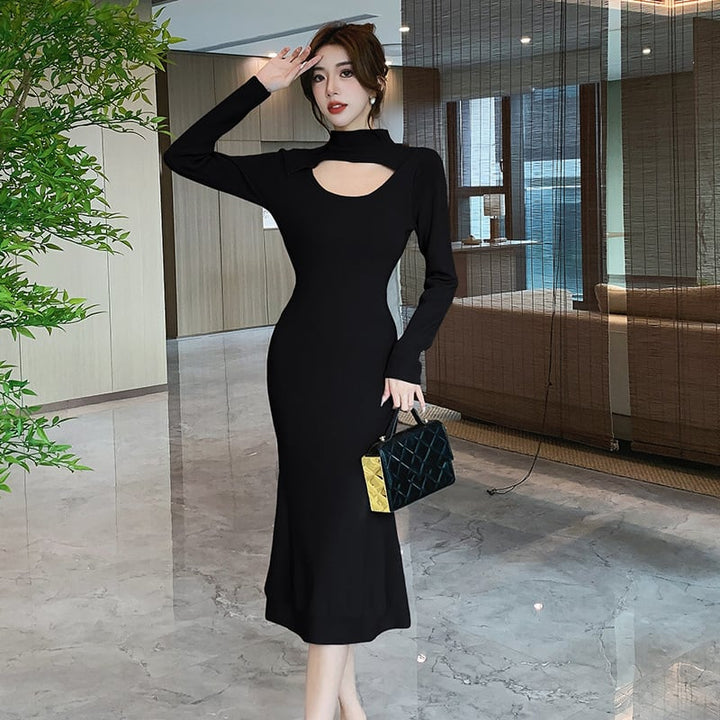 【dress】大人らしい カットワークニットワンピース　M17623