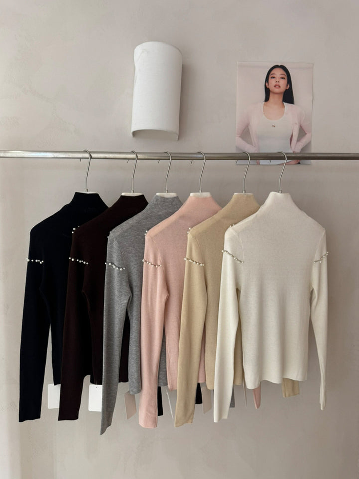 【tops】パール付きハイネックニットトップス Q9133