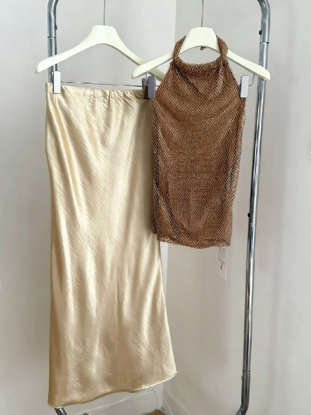 【set】ホルターネックトップス×ロングスカートセット Q8543