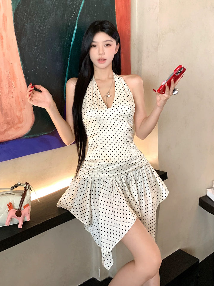 【set】ドット柄ホルターネックトップス×イレヘムスカートセット Q8615