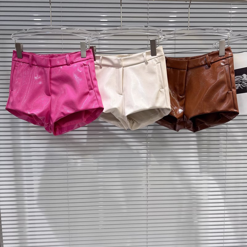 【bottoms】PUショートパンツ Q8106
