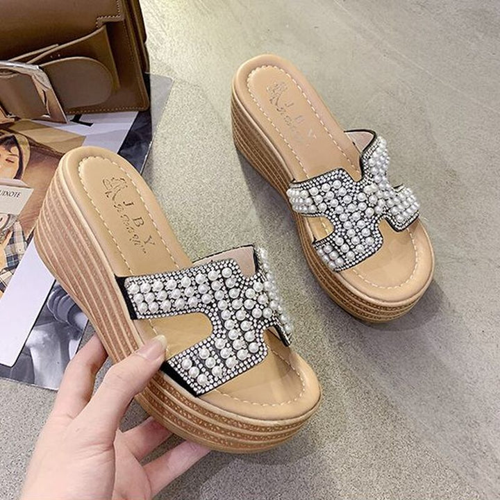 【Shoes】パール付き厚底サンダル Q8432