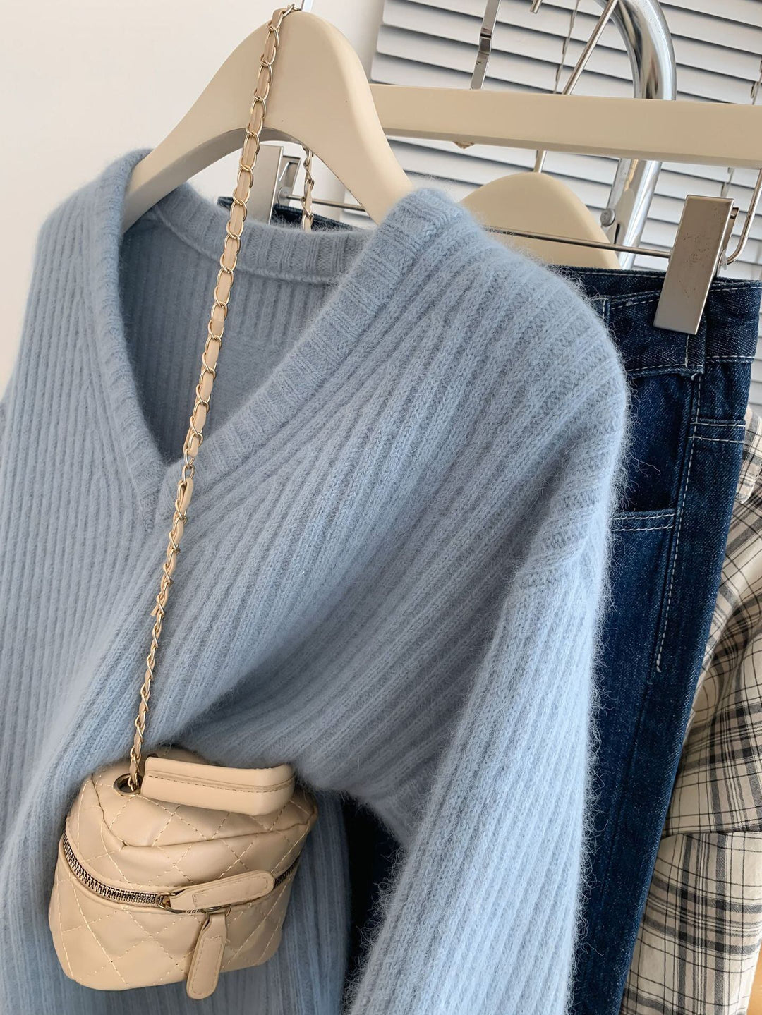 【tops】Vネックニットセーター　M29057
