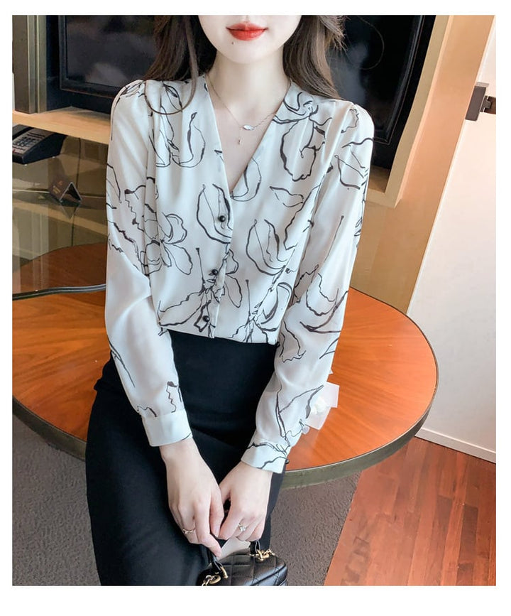 【tops】話題沸騰中 オシャレVネックシャツトップス　M17376