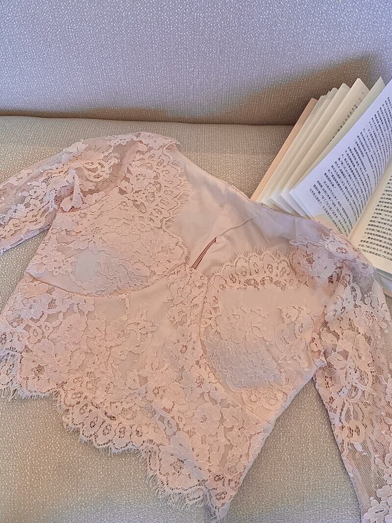 【tops】Vネックレーストップス　M27972