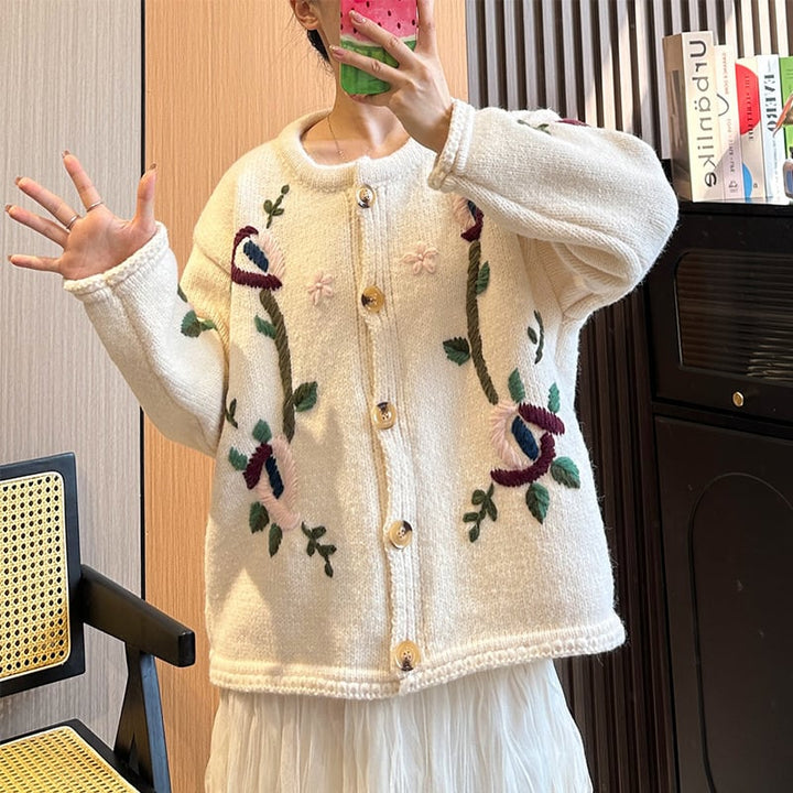 【outer】クルーネック刺繍ニットカーディガン　M17890