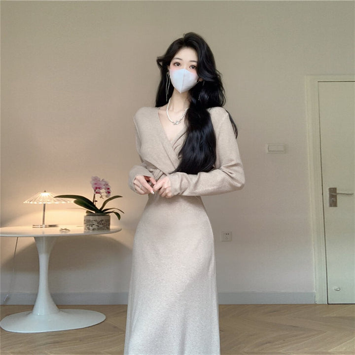 【dress】Vネックニットワンピース　M18047