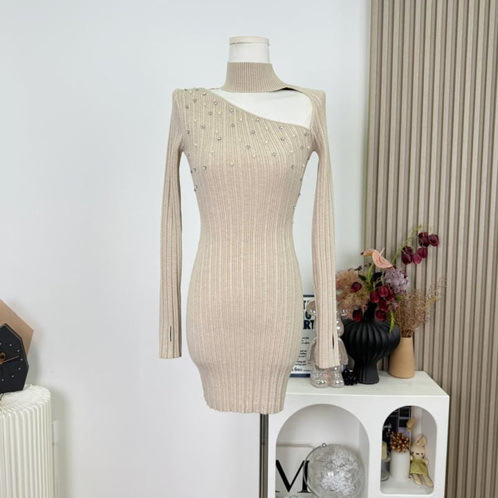 【dress】ラインストーン付きフロントカットニットワンピース Q7825