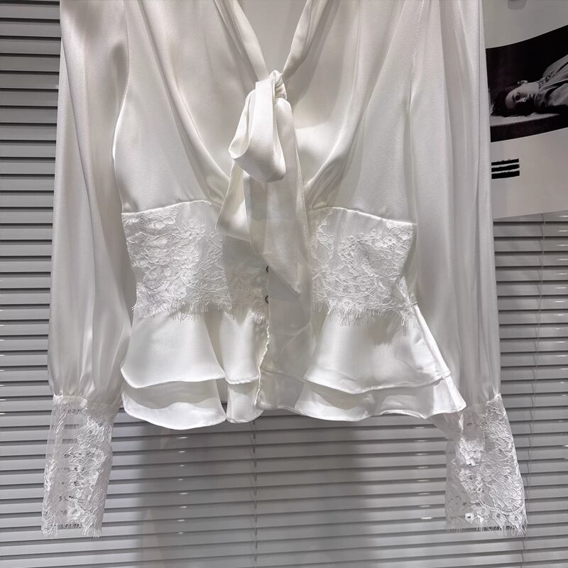 【tops】Vネックレースドッキングシャツ Q8103