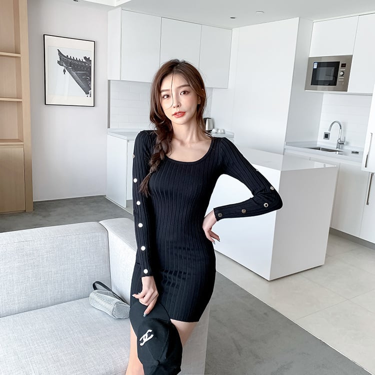 【dress】絶対欲しいボタンデザインニットワンピース　M17653
