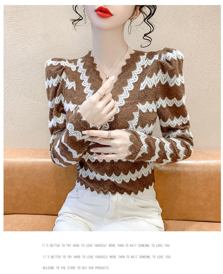 【tops】カットワークレースVネックトップス　M18298
