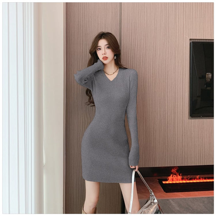 【dress】早い者勝ちVネックニットワンピース　M17588