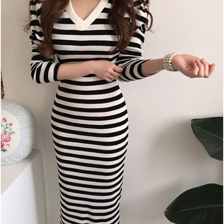 【dress】ボーダー柄Vネック配色ニットワンピース　M17717
