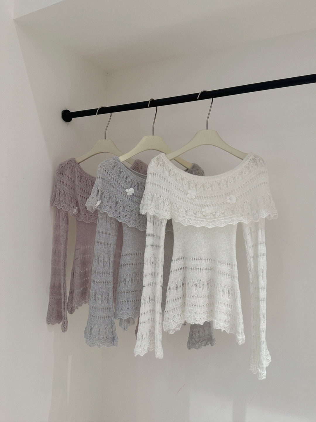 【tops】立体感フラワーオフショルダーニットトップス Q8971
