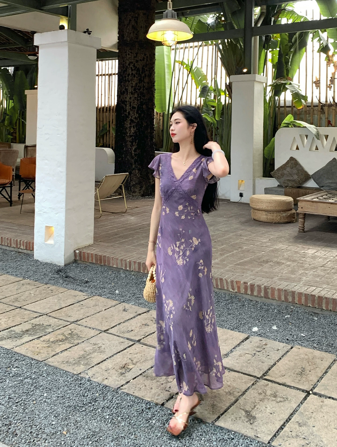 【dress】Vネックフラワー柄ロングワンピース Q8550