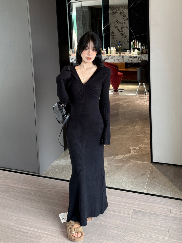 【dress】Vネックロングニットワンピース Q9187