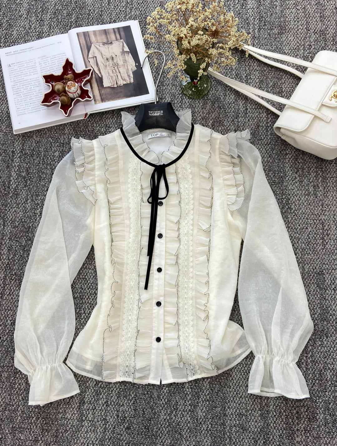 【tops】リボン付きギャザーフリルシャツ Q8940