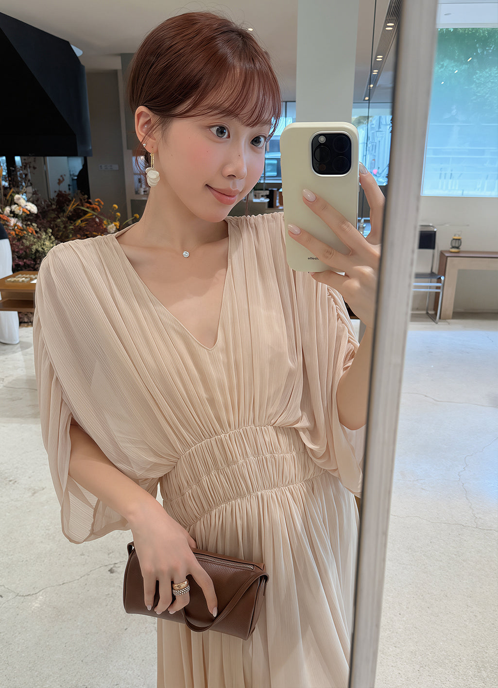 【dress】Vネックギャザーロングワンピース Q8756