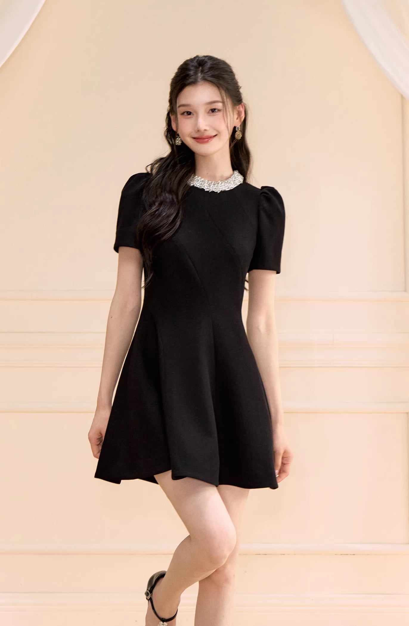 dress】パール付きAラインフレアワンピース Q8463 – NANASTYLE
