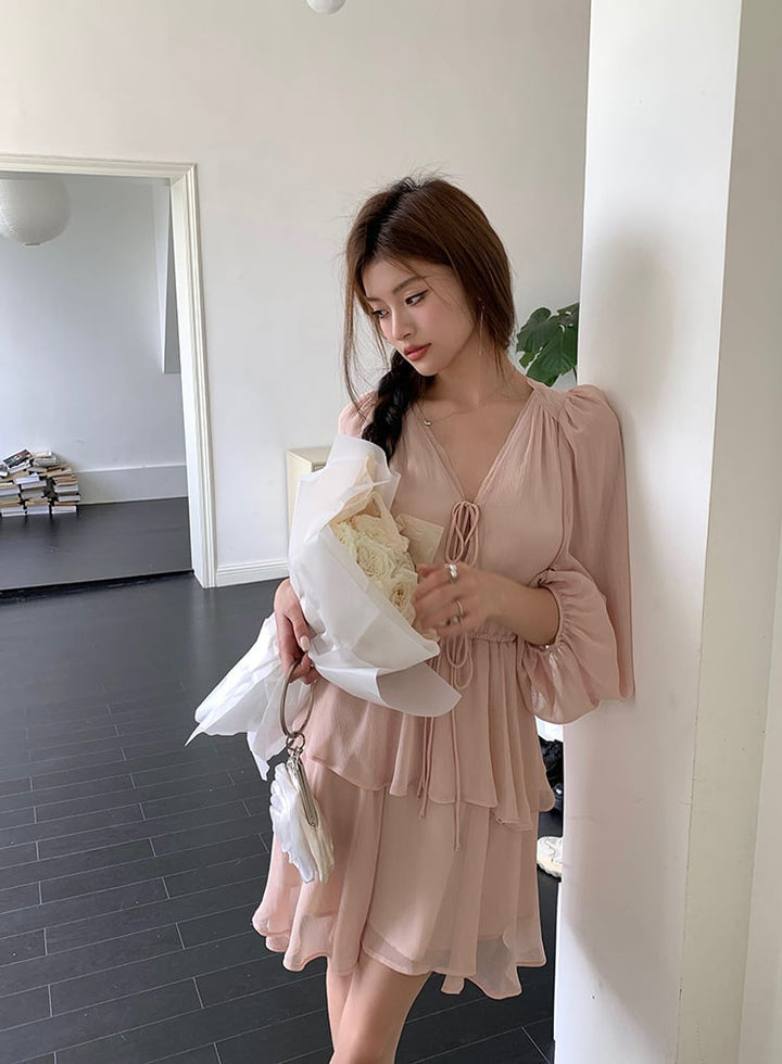 【dress】柔らかくて優しい印象Vネックデートワンピース　M17013