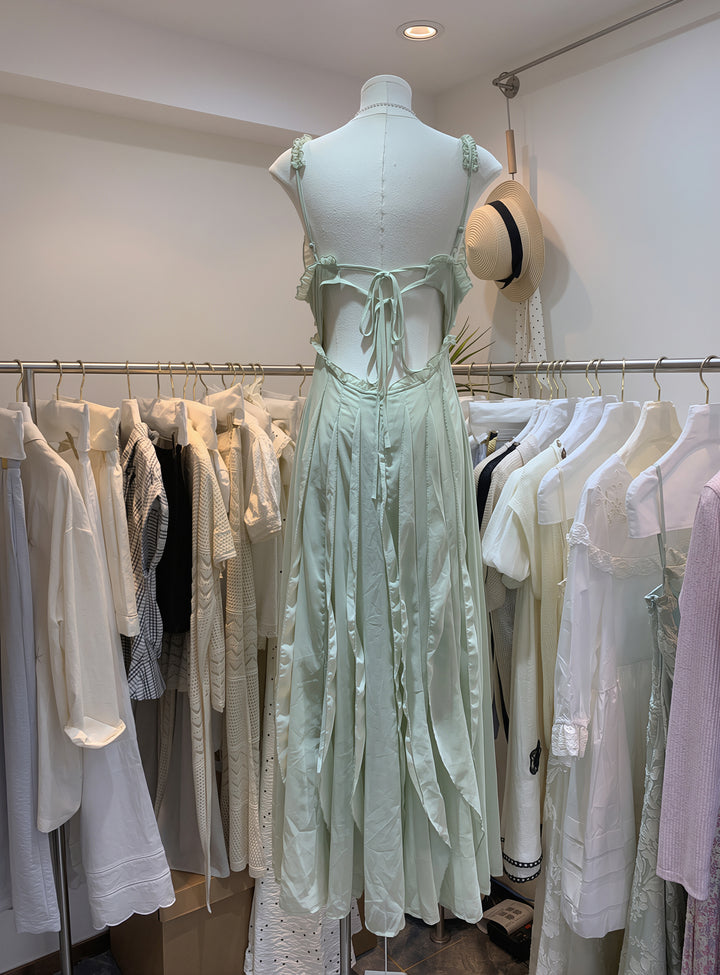 【dress】ギャザーフリルバックオーポンキャミワンピース Q8701