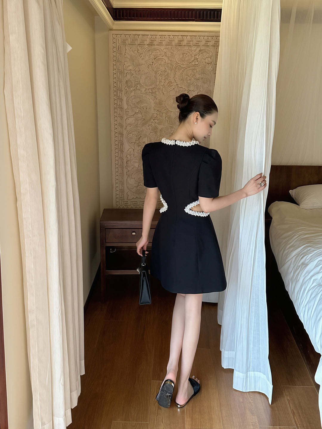 【dress】パール付き腰カットワンピース Q8769