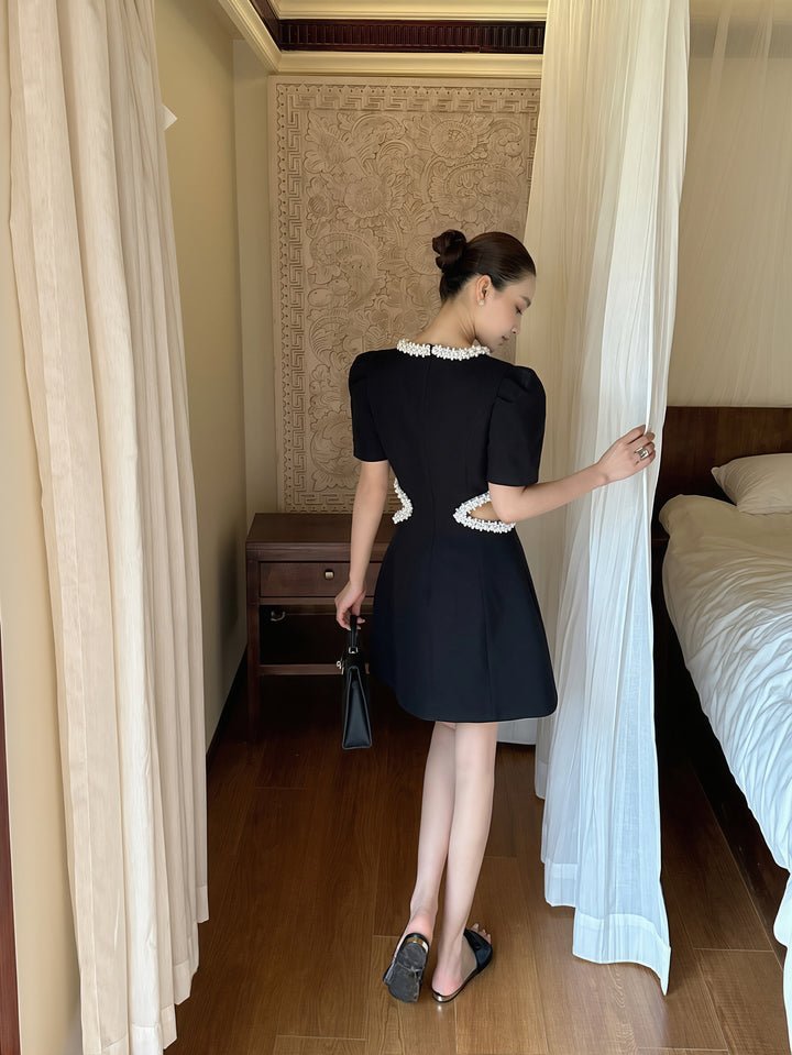 【dress】パール付き腰カットワンピース Q8769