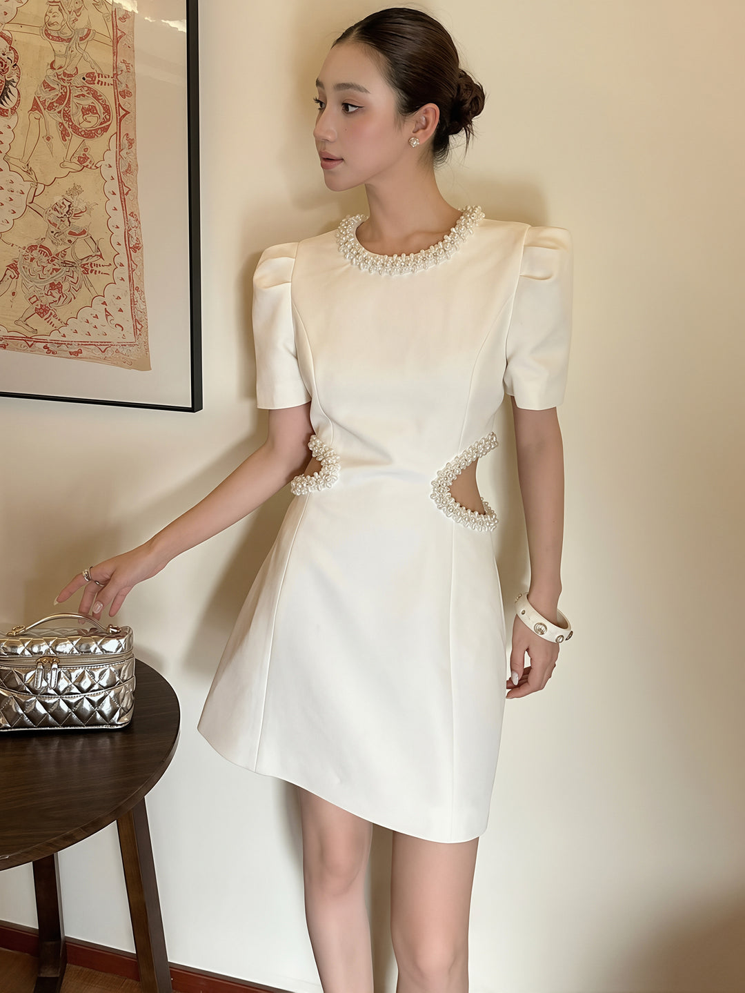 【dress】パール付き腰カットワンピース Q8769