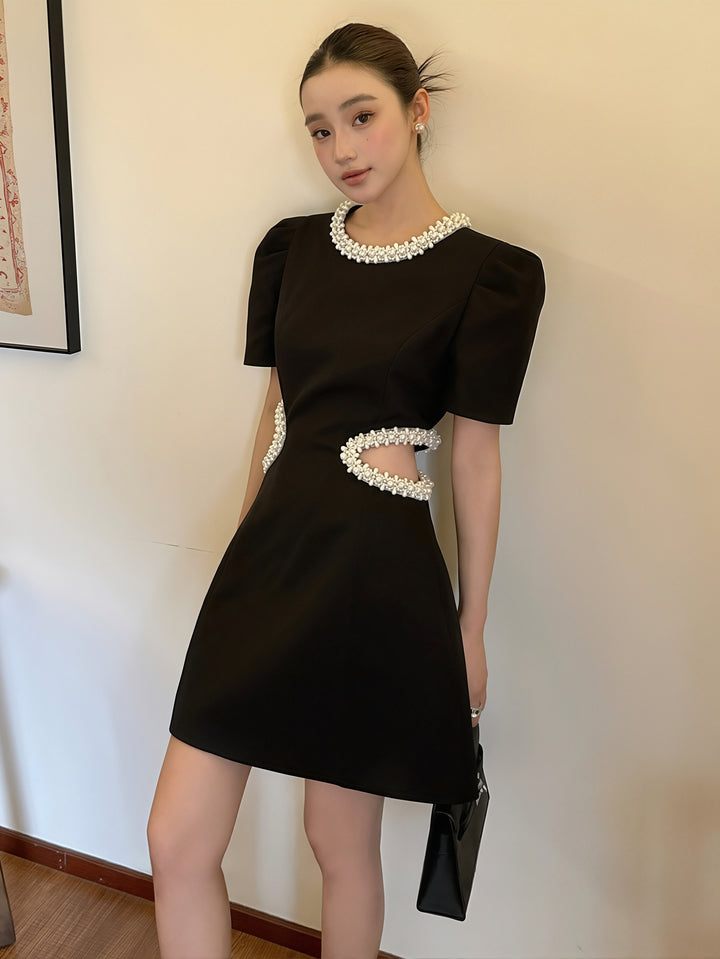 【dress】パール付き腰カットワンピース Q8769