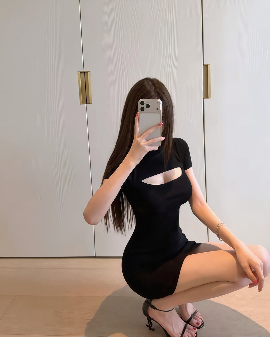 【dress】半袖フロントカットミニワンピース Q8704