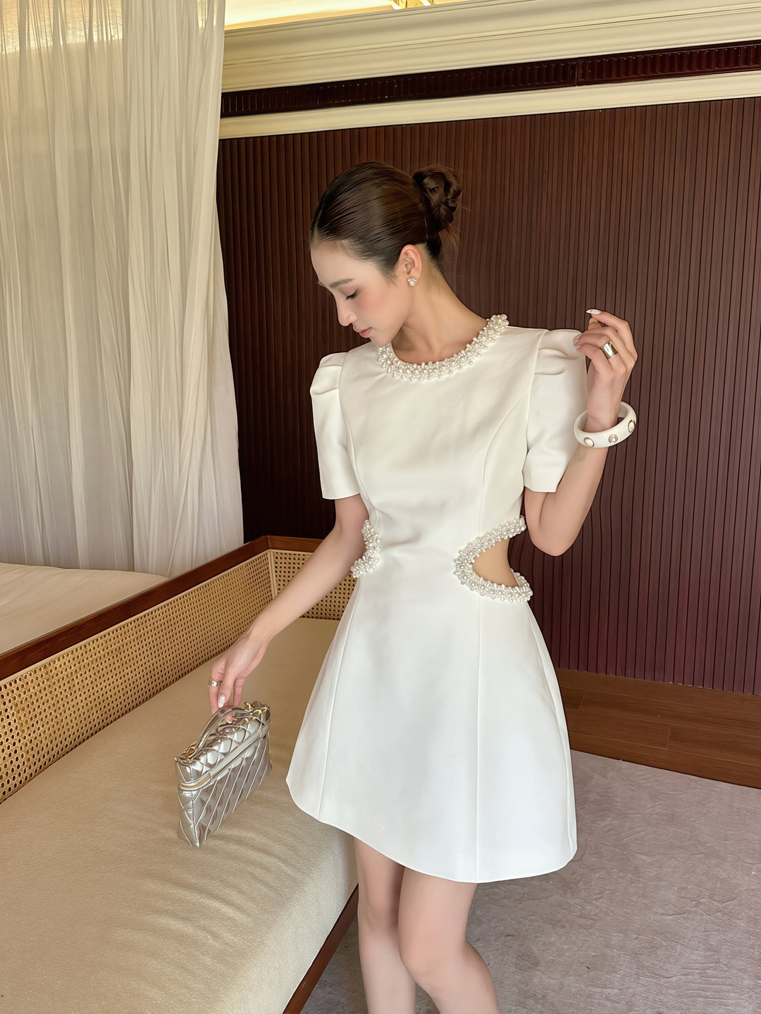 【dress】パール付き腰カットワンピース Q8769