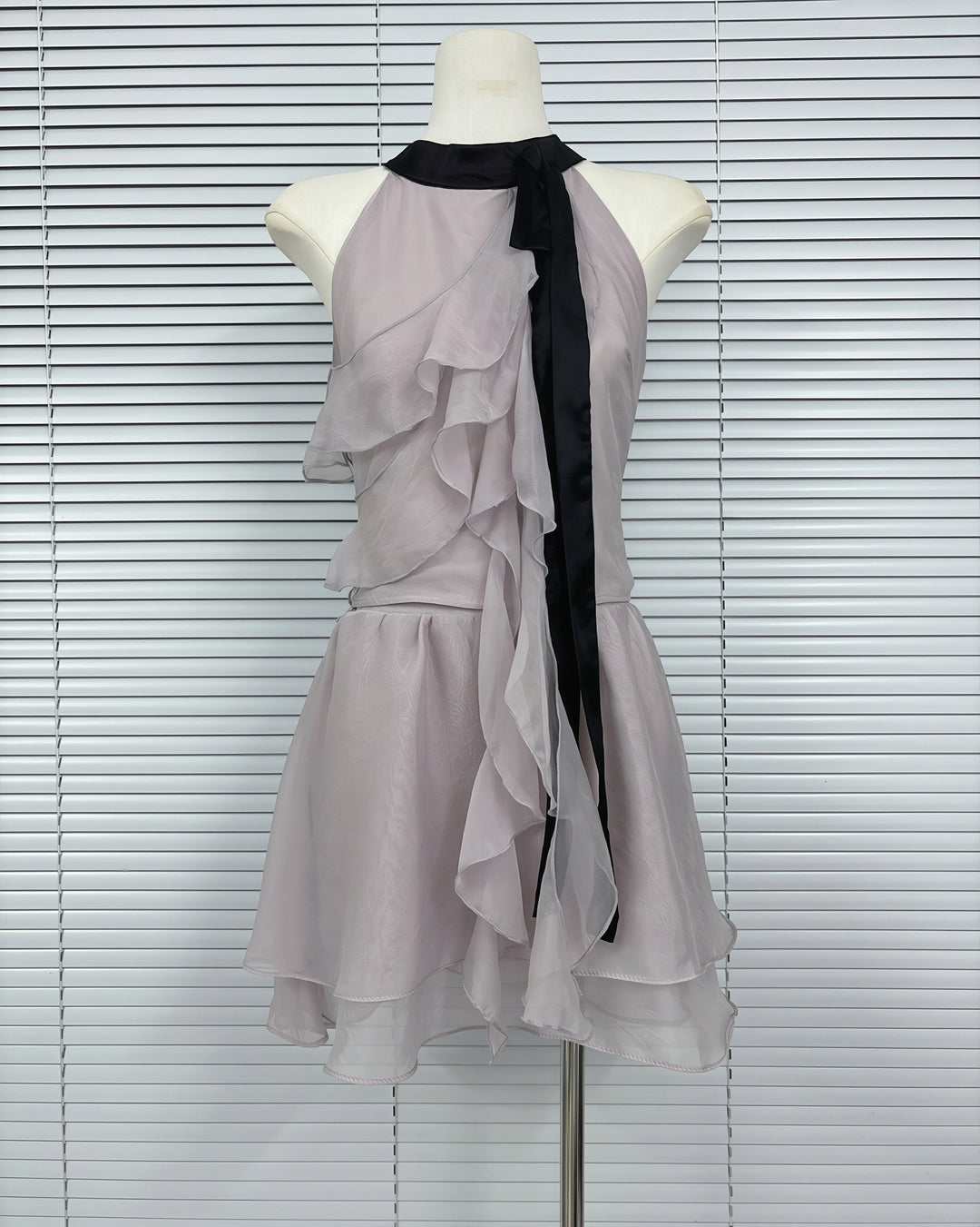【set】フリルトップス×ミニスカートセット Q8771