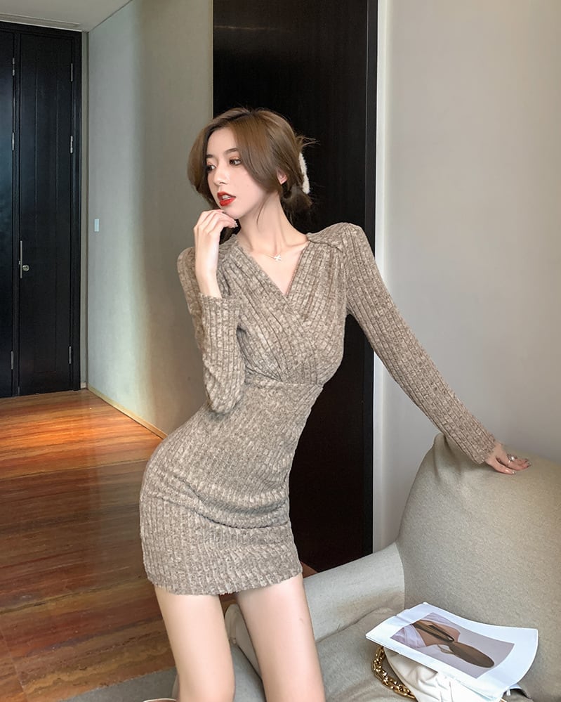 【dress】Vネック無地ニットワンピース　M18180