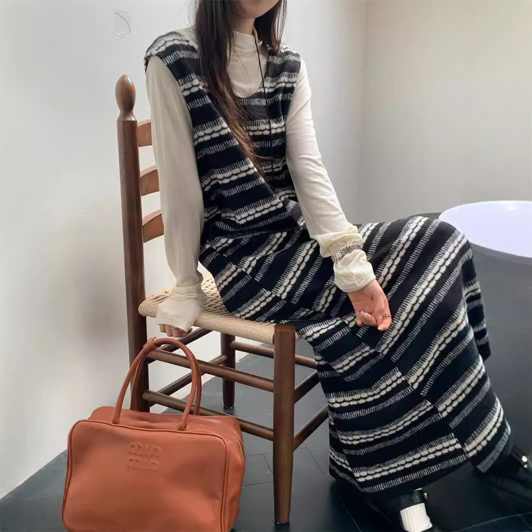 【set】長袖Tシャツ+ベストワンピースセット　M26557