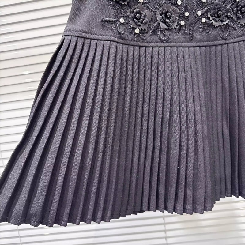 【bottoms】刺繡柄プリーツスカート Q8166